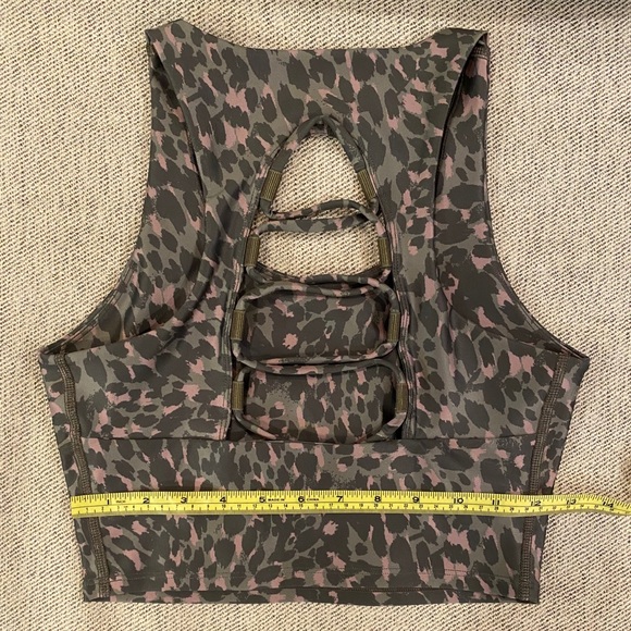 Sports bra ferocious crisscross by Good American - Picture 11 of 14